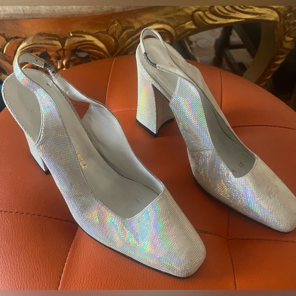 IRRADECENT PRINCESS SHOES ALL LEATHER SIZE 7 CHARLES AaRON PARIS